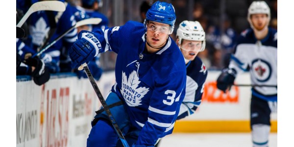 Auston Matthews brukte nok en gang kreftene for å hjelpe laget til å vinne